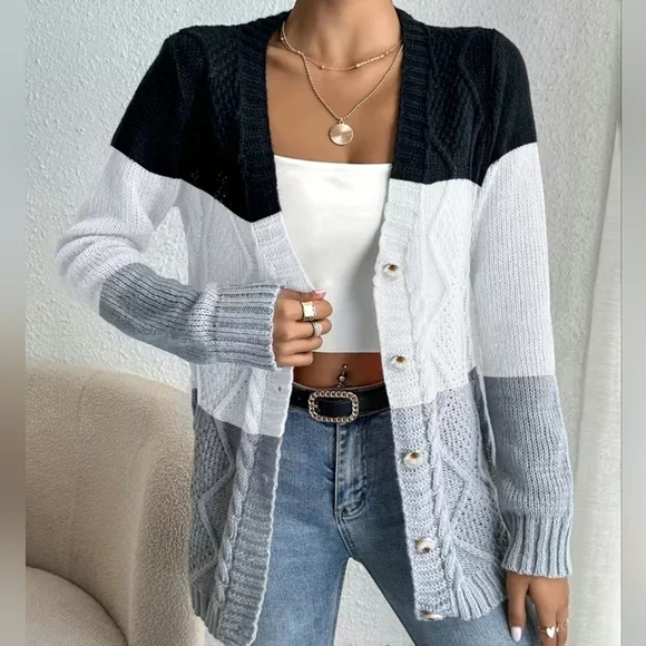 Cardigan Black/White/Gray Pokyester NIP - Picture 1 of 6